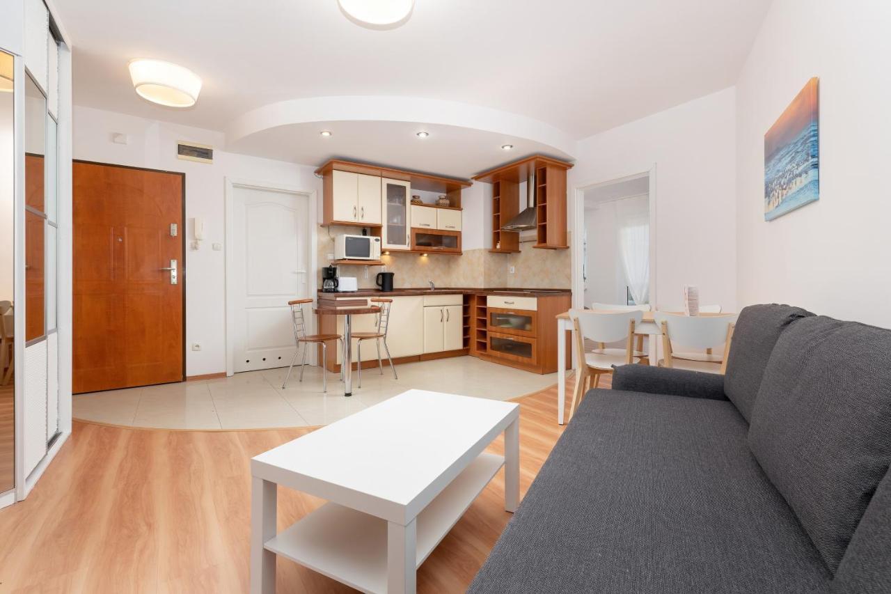 Port Kolobrzeg Str Towarowa By Jantar Apartamenty Колобжег Екстер'єр фото